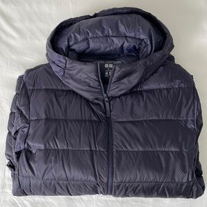 Uniqlo Men’s Ultra Light Down Hooded Jacket, M